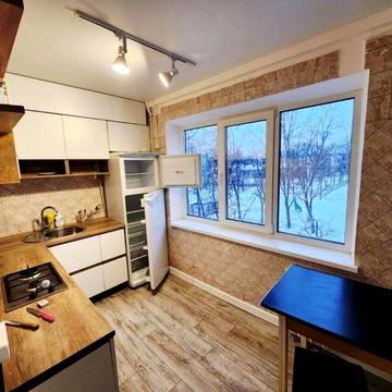 Космічна вул., 5