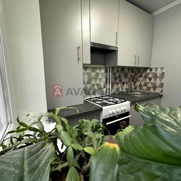 Вячеслава Чорновола вул. (Юрія Савченка), 64