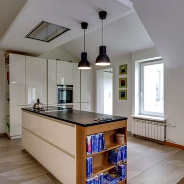 Богдана Хмельницького вул., 94