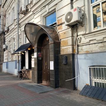 Саксаганського вул., 143