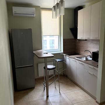 Салютна вул., 2к1