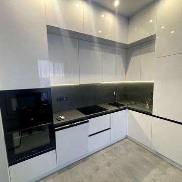 Салютна вул., 2к8