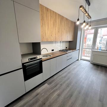 Єньківська вул., (Будинок 7)