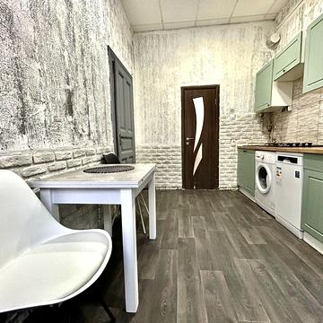 Святого Теодора пл., 5