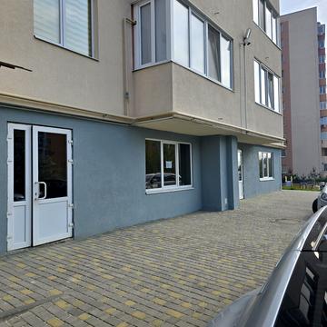 Джона Ленона вул., 3