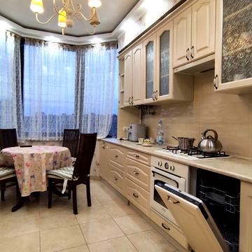 Братів Міхновських вул. (Московська), 33б