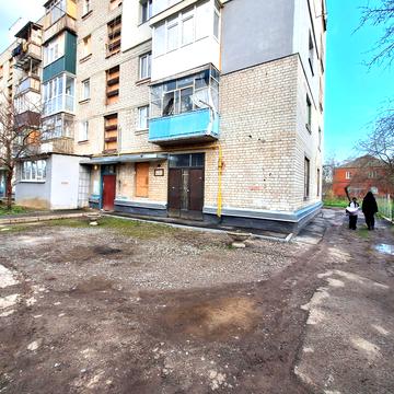 Зоряна вул., 36