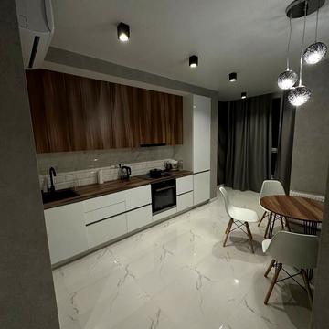 Перлинна вул., 11