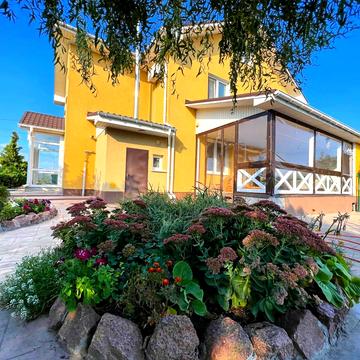 Лесі Українки, 8