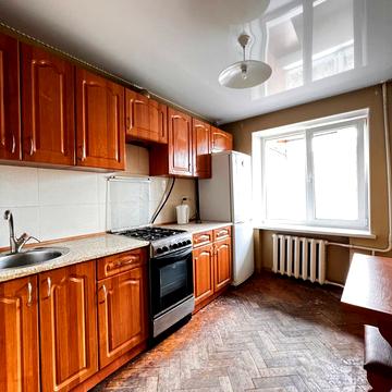 Михайла Грушевського вул. (Котовського), 37