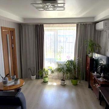 Чорнобильська вул., 11