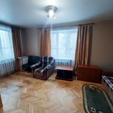 Леоніда Каденюка просп. (Юрія Гагаріна), 3-А