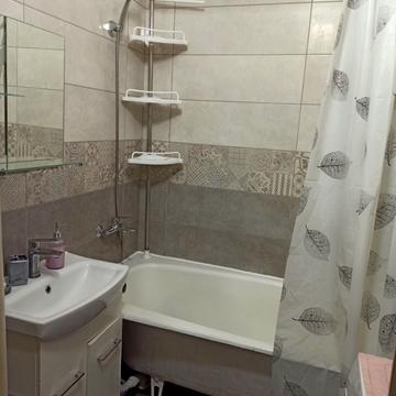 Академіка Глушкова просп., 15