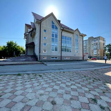 Героїв України вул., 2 А