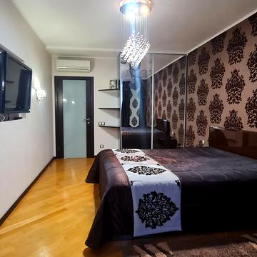 Срібнокільська вул., 1