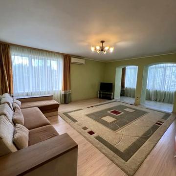 Ніла Армстронга вул. (Казакова), 4