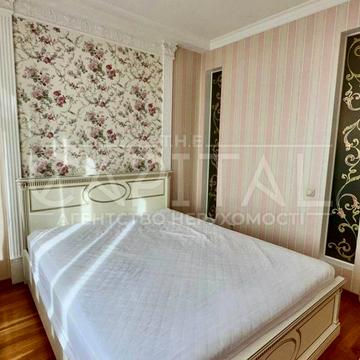 Ованеса Туманяна вул., 3