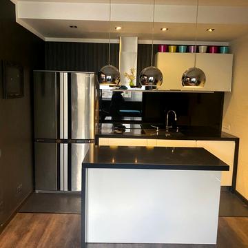 Анни Ахматової вул., 43