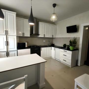 Панаса Мирного проїзд, 1