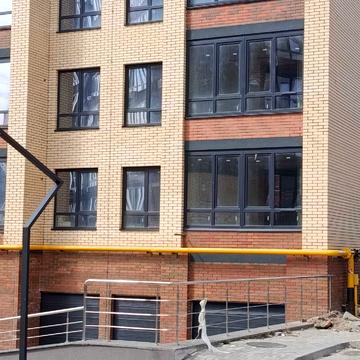 Домбровського вул., (Будинок 3)