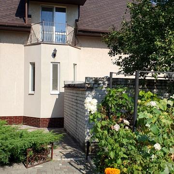 Подвійна вул. (9 Січня), 16