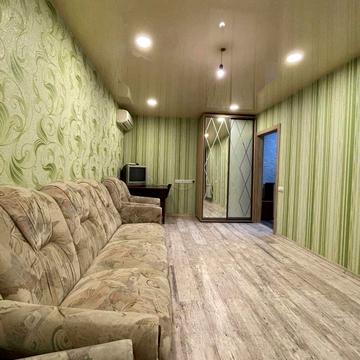 Добровольців пров., 2