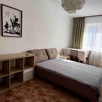 Роксоляни вул., 25