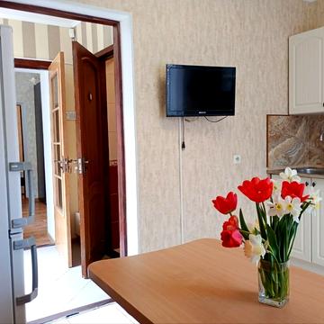 Разумовська вул., 32