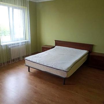 Тараса Шевченка вул., 1