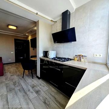 Соборна вул. (Петропавлівська), 10-Д