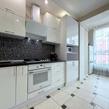 Богдана Хмельницького  вул., 230а