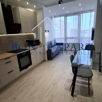 Університетська вул., 3/4