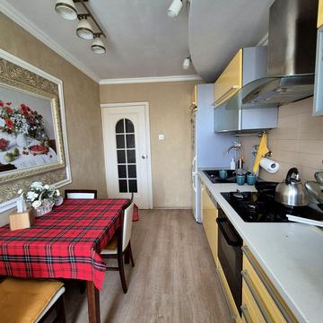 Захисників України вул. (1-го Травня), 5