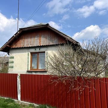 Набережна, 17