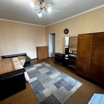 Тростянецька вул., 5