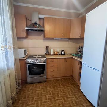 Анни Ахматової вул., 43