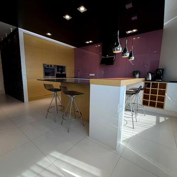 Вадима Гетьмана вул., 1-В