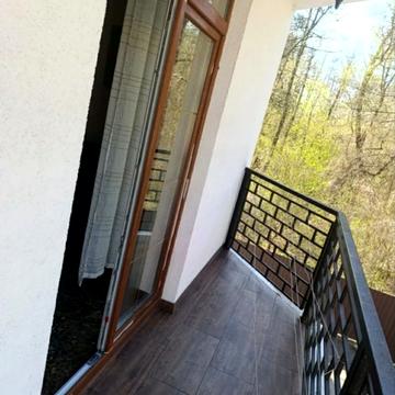 Університетська вул., 33