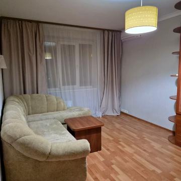 Урлівська вул., 1/8