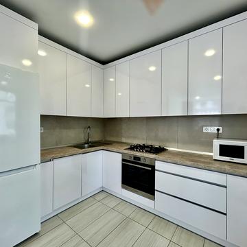 Володимира Янева вул., 27