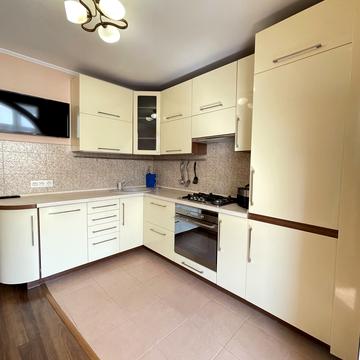 Боголюбова вул., 18