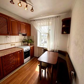 Низинна вул., 2