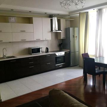 Валерія Лобановського просп. (Червонозоряний), 6-Г