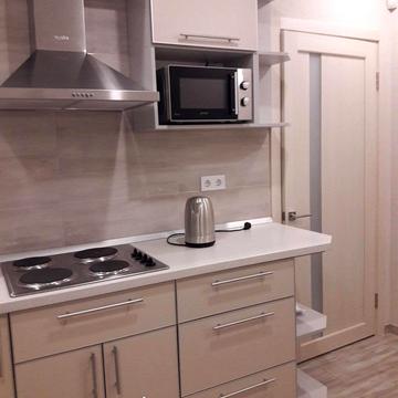 Ньютона вул., 100