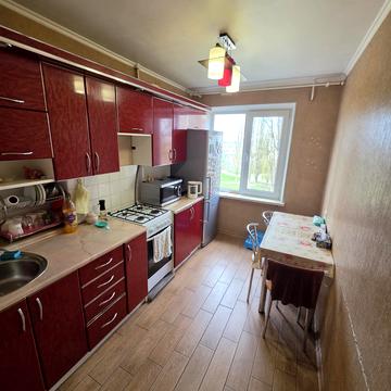 Космонавтів вул., 140-В