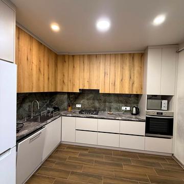 Золота вул., 2