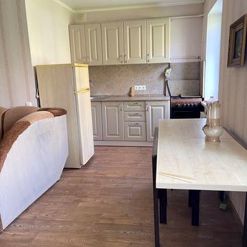 Відрадний просп. (Чубаря), 12