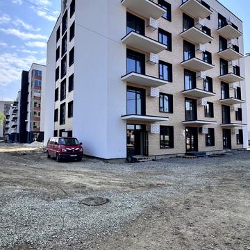 Євгена Коновальця вул., (Будинок 7)