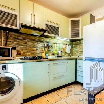 Лесі Українки бульв., 7