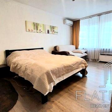 Лесі Українки бульв., 7